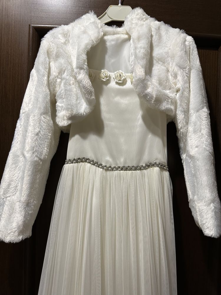 Белое нарядное длинное платье на девочку с болеро размер на 6-9 лет