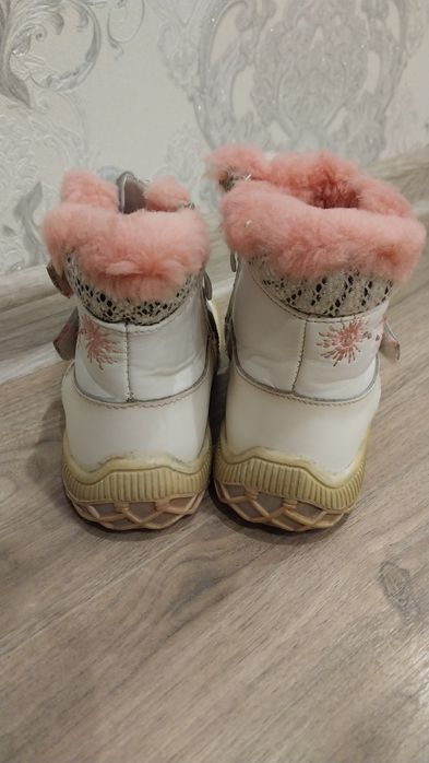 Зимние кожаные ботинки на девочку