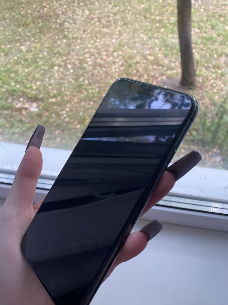 продаю iphone X r-sim