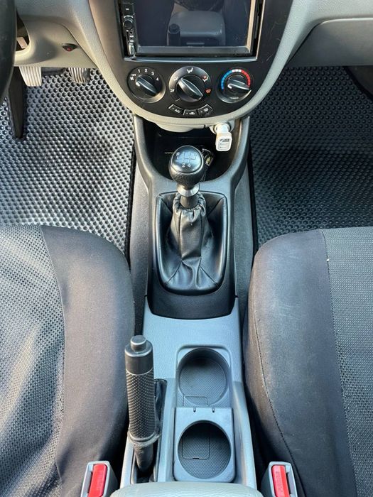 Chevralet lacertti 2012