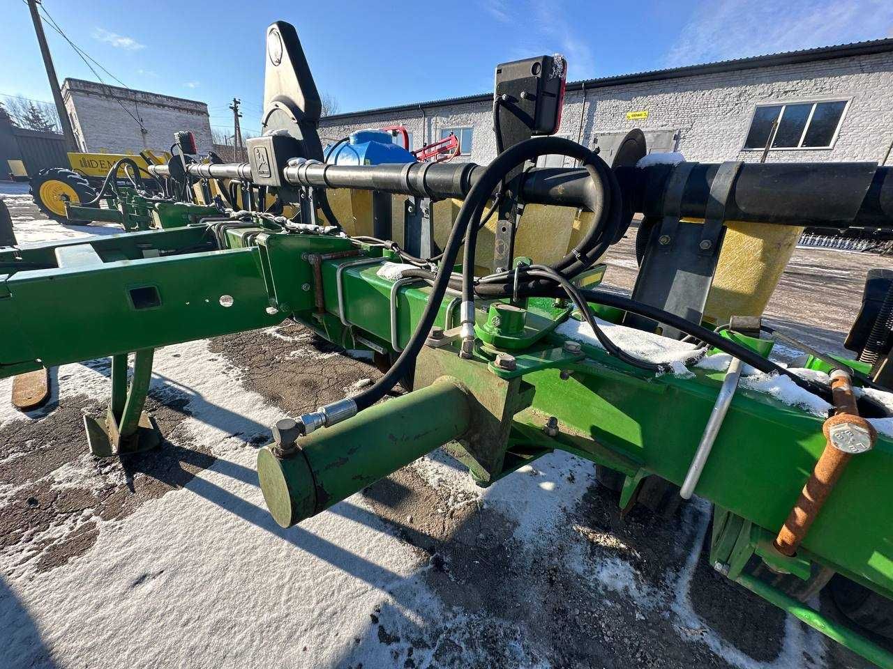 Сівалка вакуумна складна John Deere Джон Дір 7200 8 р 70 см