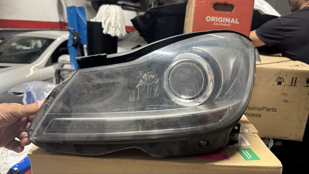 Farol Xenon Esquerdo W204