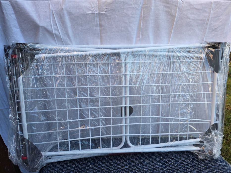 Складна металева сушарка для одягу