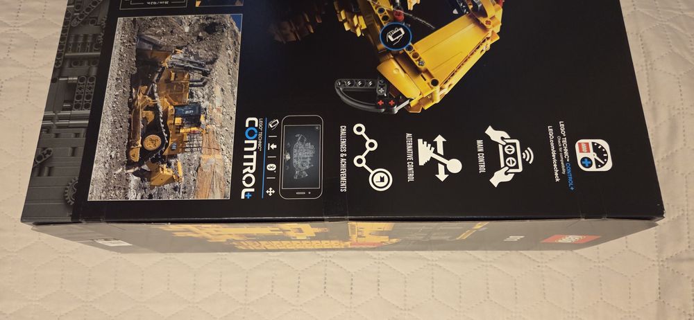 LEGO® Technic 42131 buldożer Cat D11