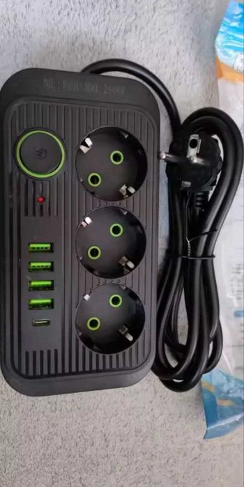 Мережевий фільтр на 3 розетки + 4 USB