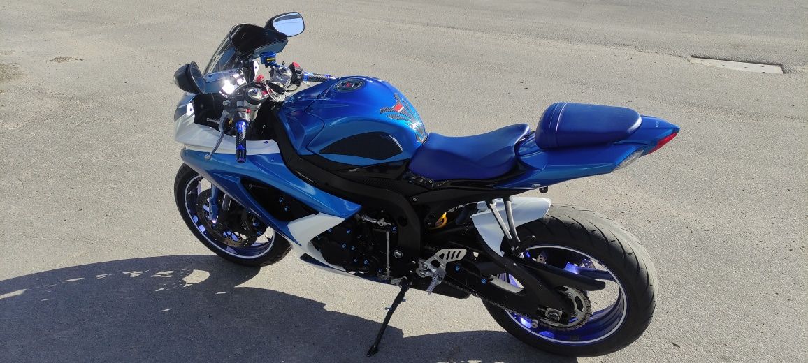 Продам SUZUKI GSX-R 600