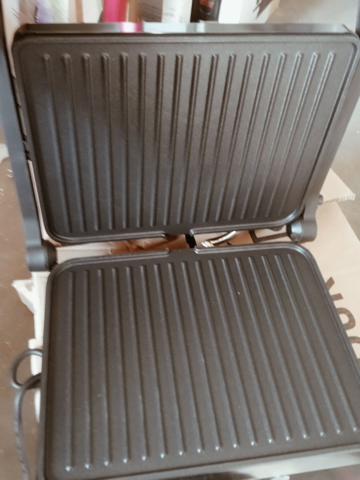 Grill elektryczny OSTBA