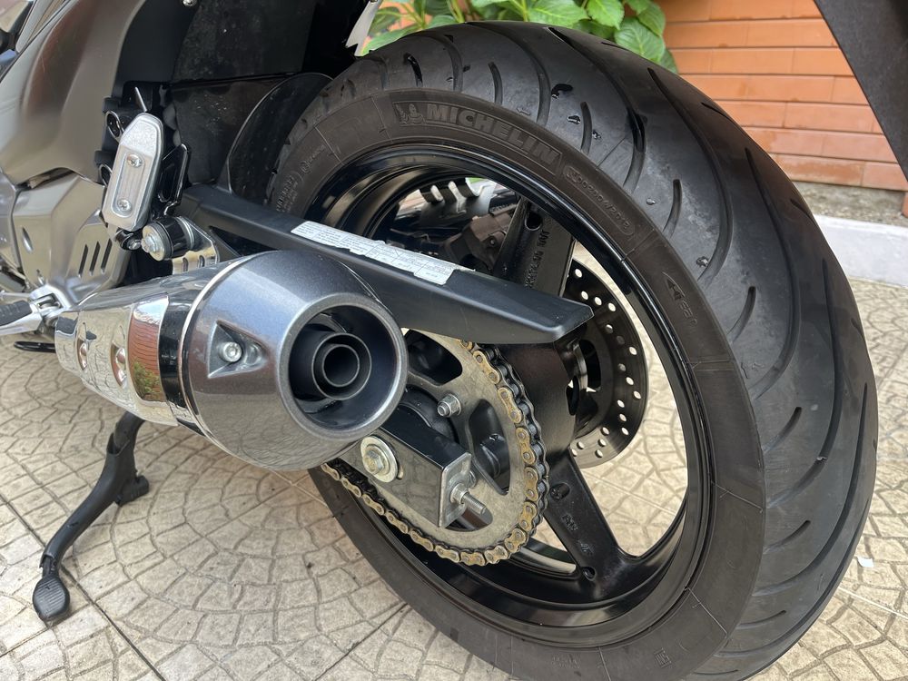 Suzuki Inazuma 250
