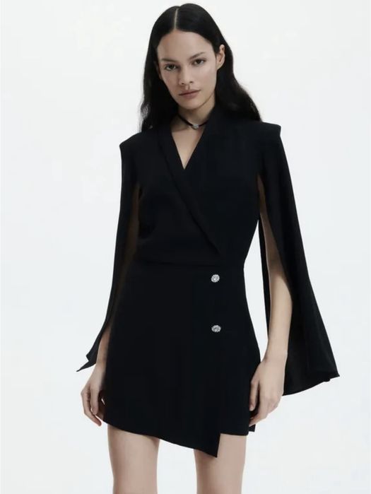 Плаття-піджак з розрізами на рукавах