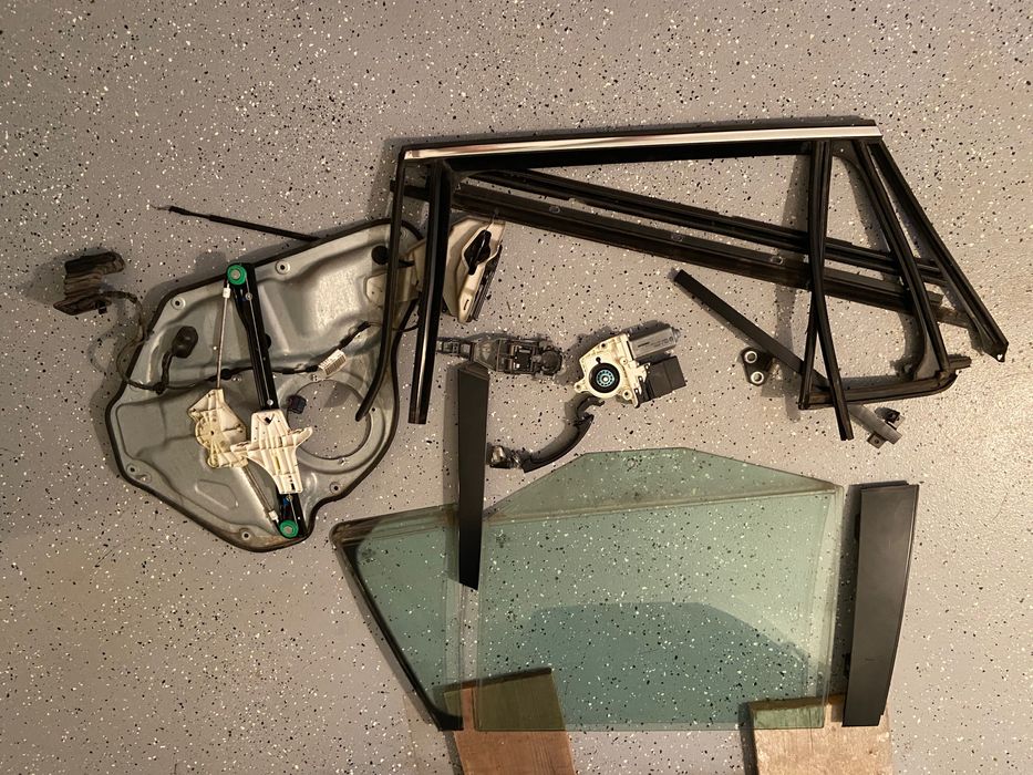 Podnośnik szyby tył golf v 5 variant kombi