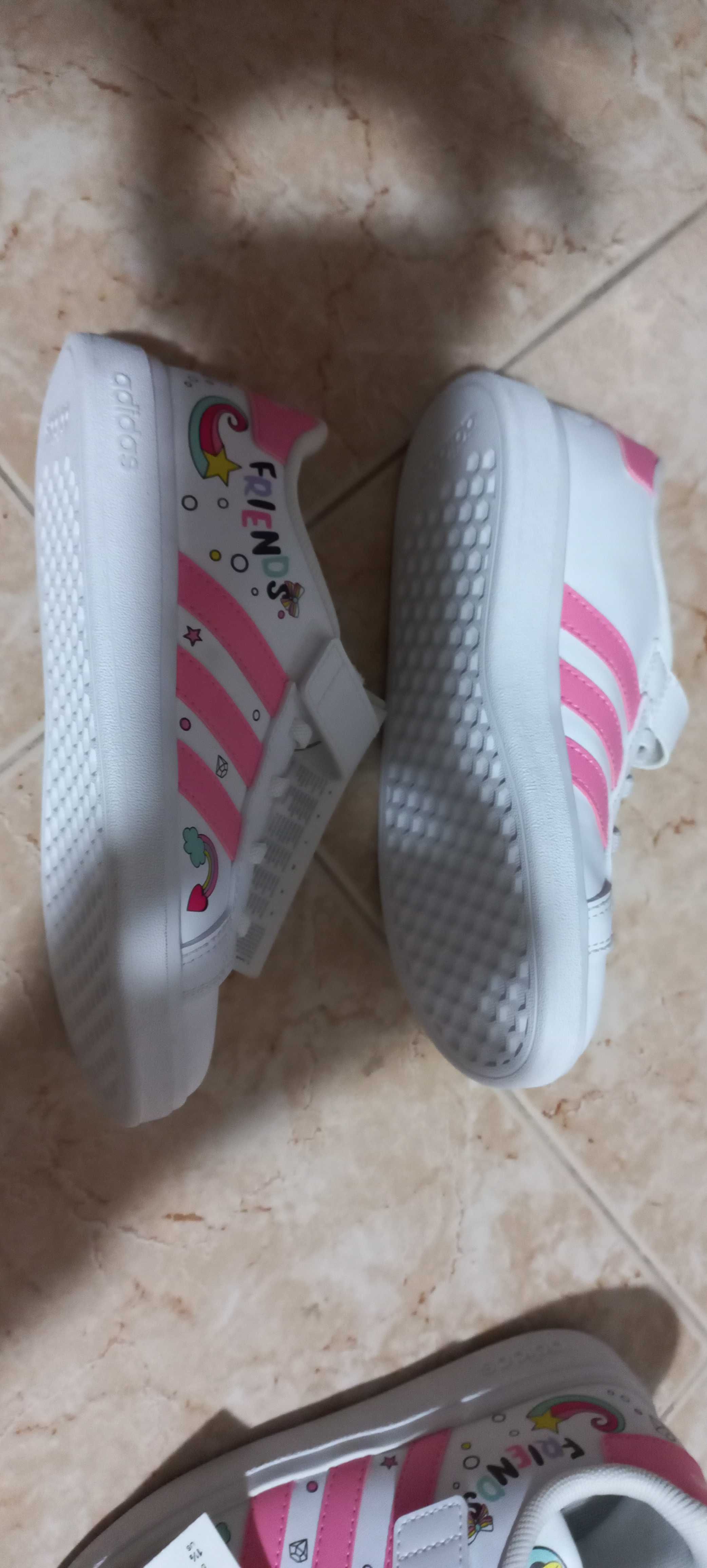 Sapatilhas adidas novas