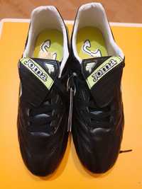 Sprzedam turfy Joma 42r.