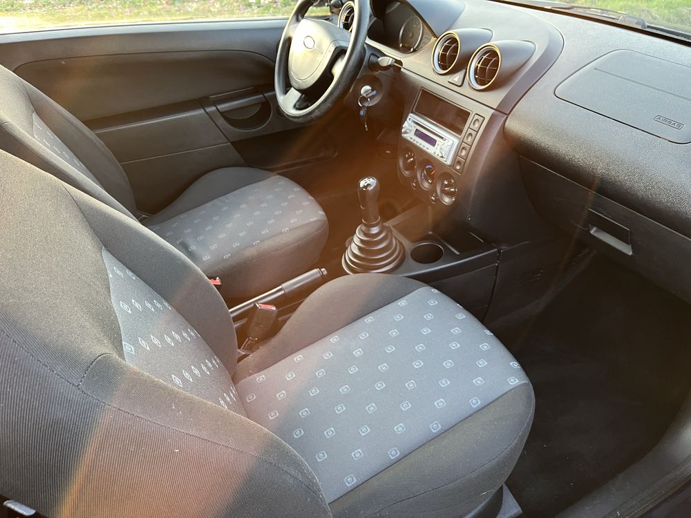 Ford Fiesta 1.3 benz  -klima-ZAREJESTROWANA