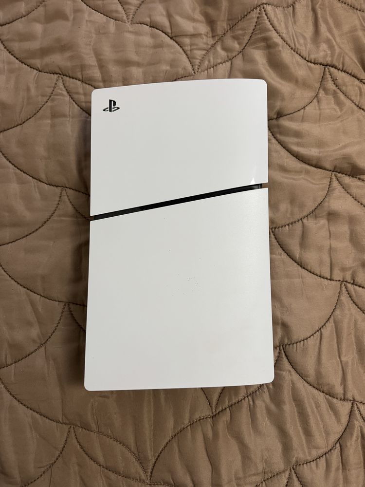 Play Station 5  (1 TB) 2 comandos!