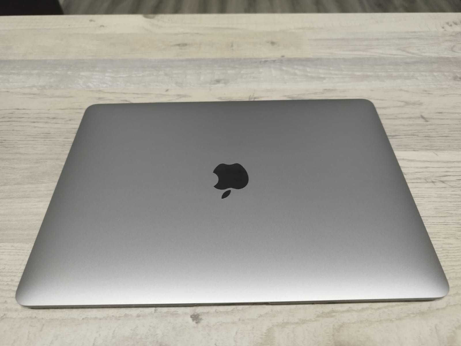 MacBook Air 13" M1 - 8GB /256GB (2020)