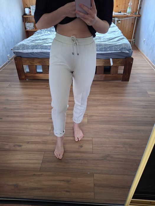 Spodnie dresowe wiązane w pasie