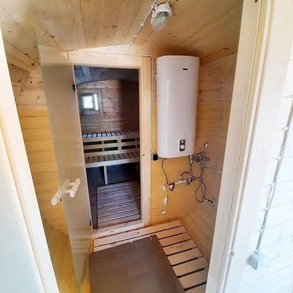 Квадро-Баня 600 х 220 см серая, козырёк над входом, двери стеклянные.