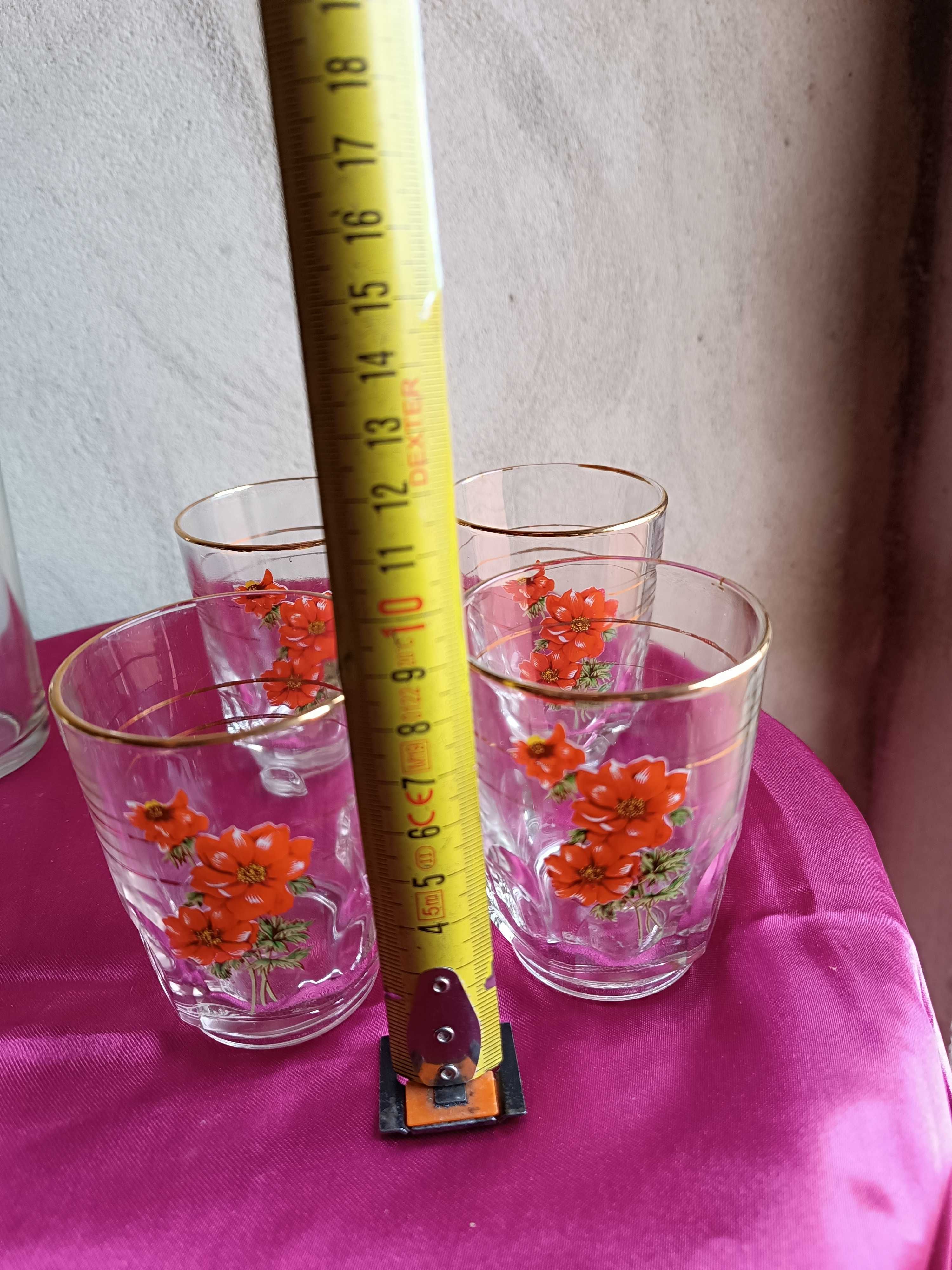 Conjunto de 4 copos antigos