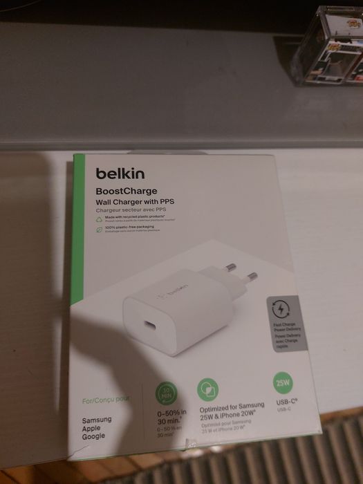 зарядний пристрій