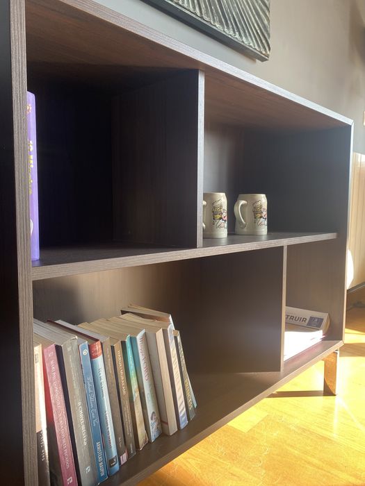 móvel de sala castanho