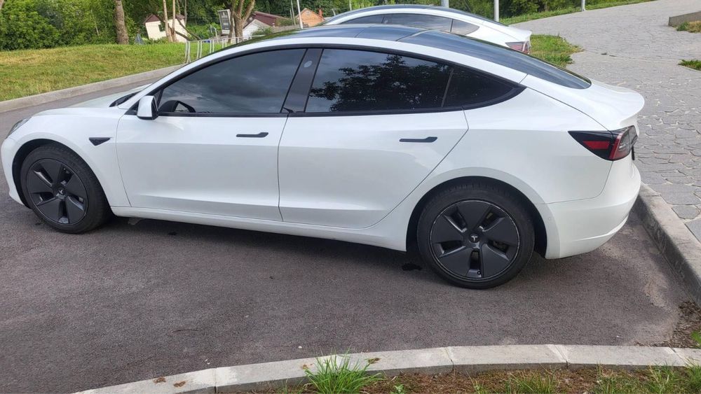 Tesla Model 3 2021
