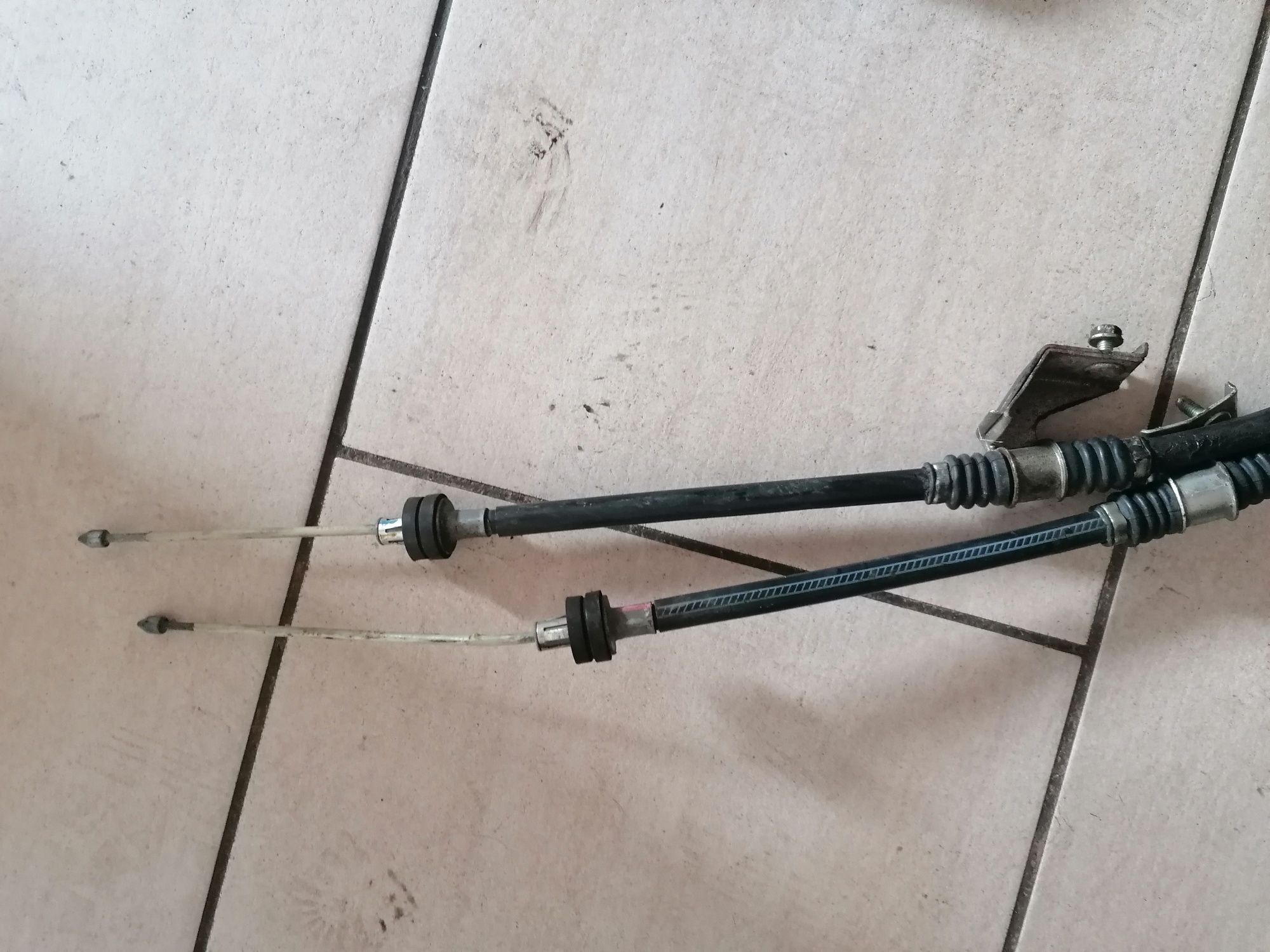 linka linki hamulca ręcznego ISUZU D-MAX