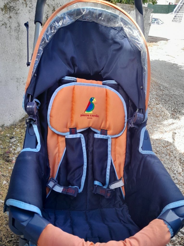 Carrinho criança/ bébé Pierre Cardin