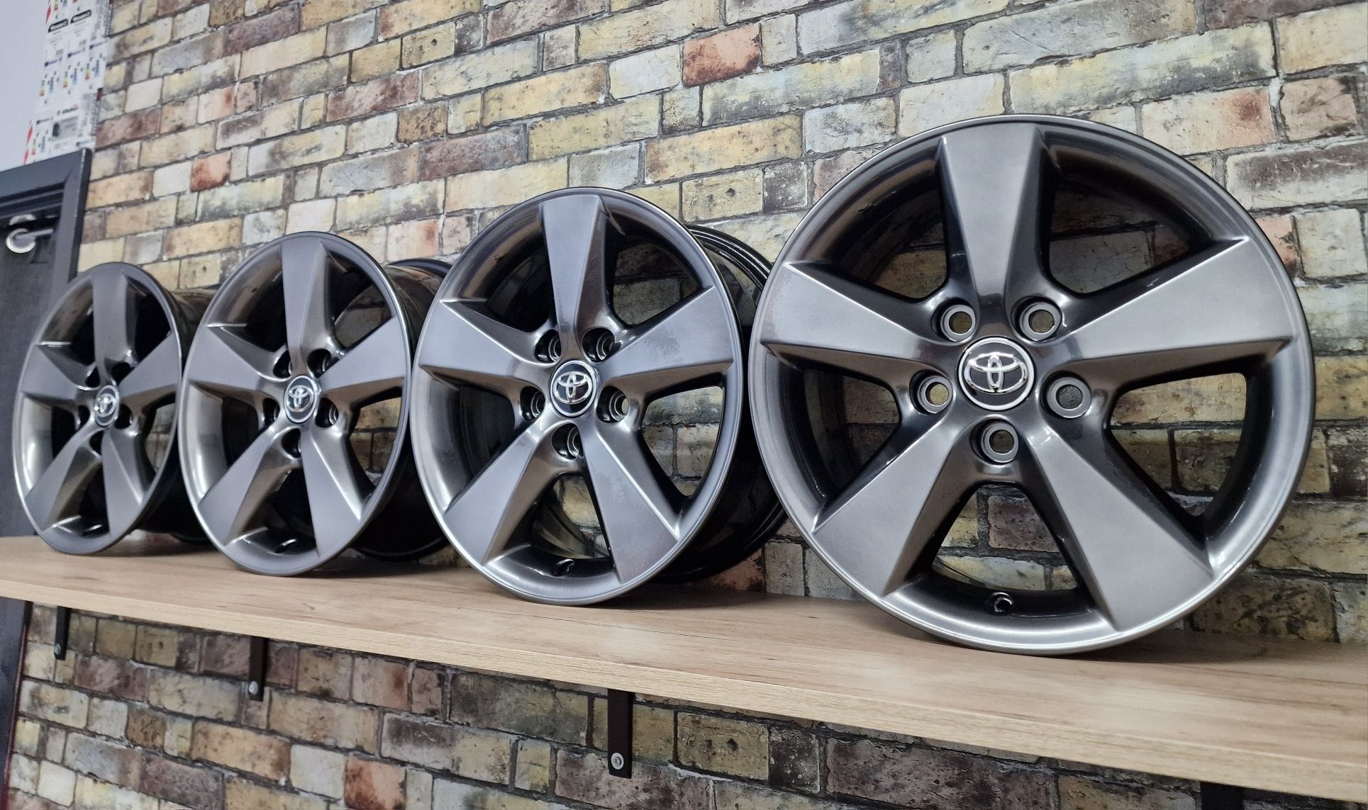 Felgi 16' 5x114,3 TOYOTA Avensis Auris Corolla Yaris RAV 4 Verso Prius