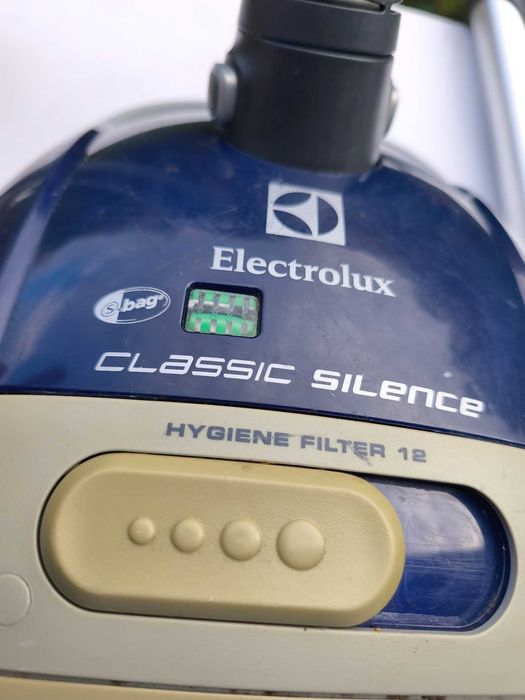 Пилосос Electrolux Classic Silence ZCS2000EL пылесос швеция