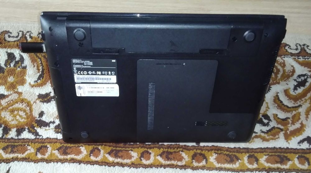 Samsung 300E i3 4x2.4Ghz| 8GB RAM| 750GB HDD |GF 610M 1GB |Bateria 3h