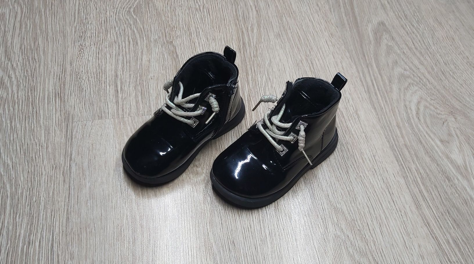 Born2be Botki lakierowane z diamencikami kozaczki eu 27 cm 16.5