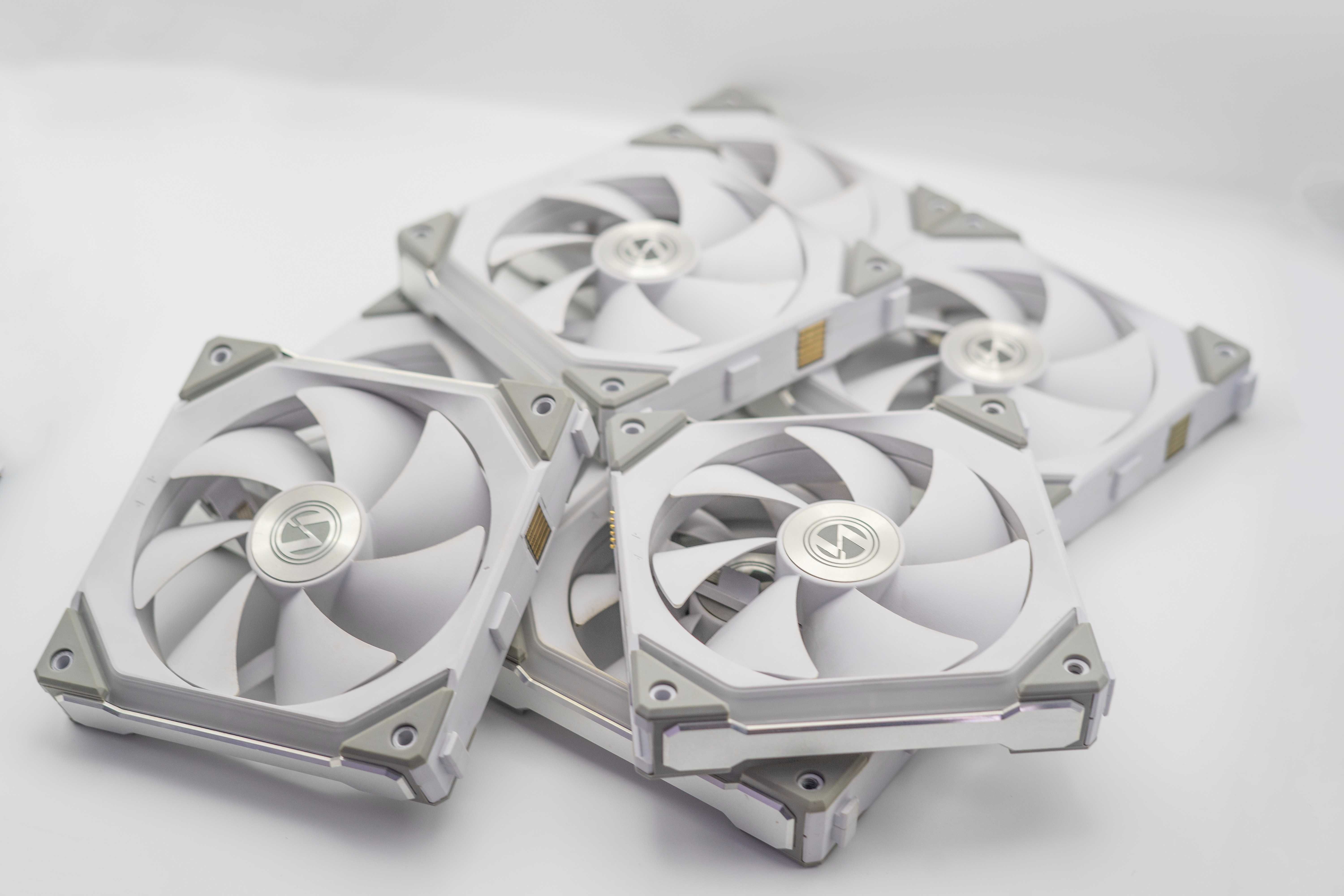 Кулери Lian Li Uni Fan SL-120 V1 (3 штуки)