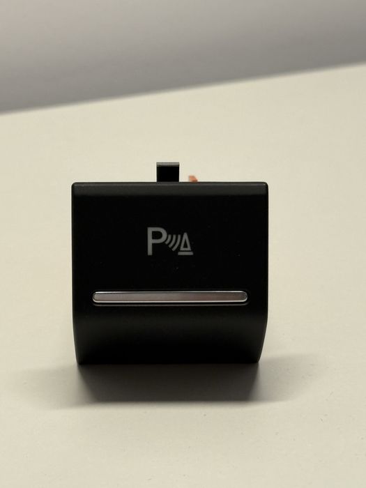 Кнопка парктроніка VW Beetle оригінал нова 5C5927122BICX