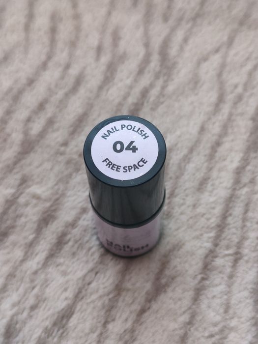 Nowy lakier hybrydowy Free Space nr 04 5ml lila jasny fiolet