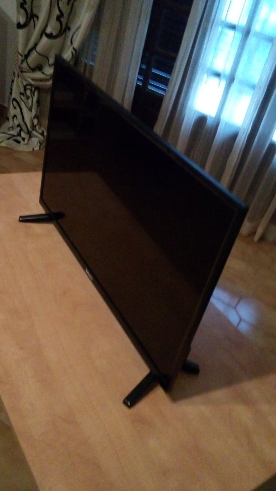 TV LCD 31,5 polegadas