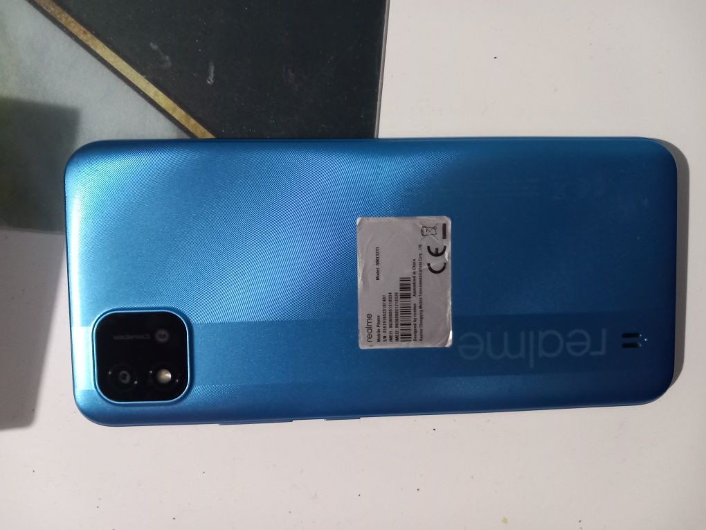 Realme C11 2021.