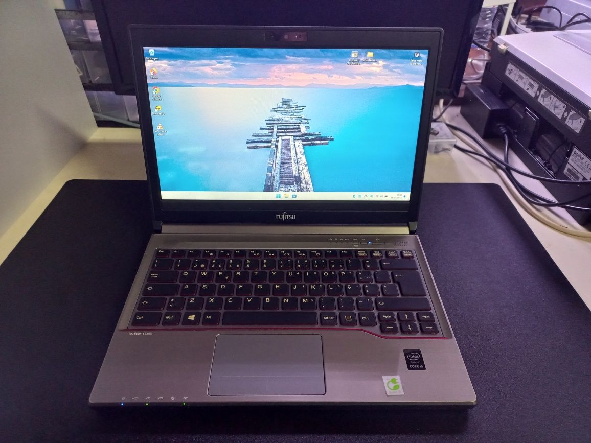 Fujitsu Lifebook E734