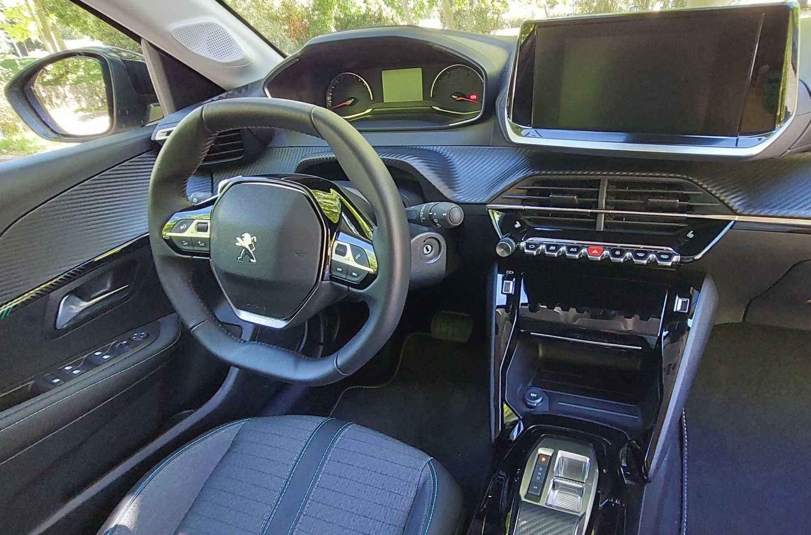 Peugeot 208 Allure 1.2, caixa automática, camera