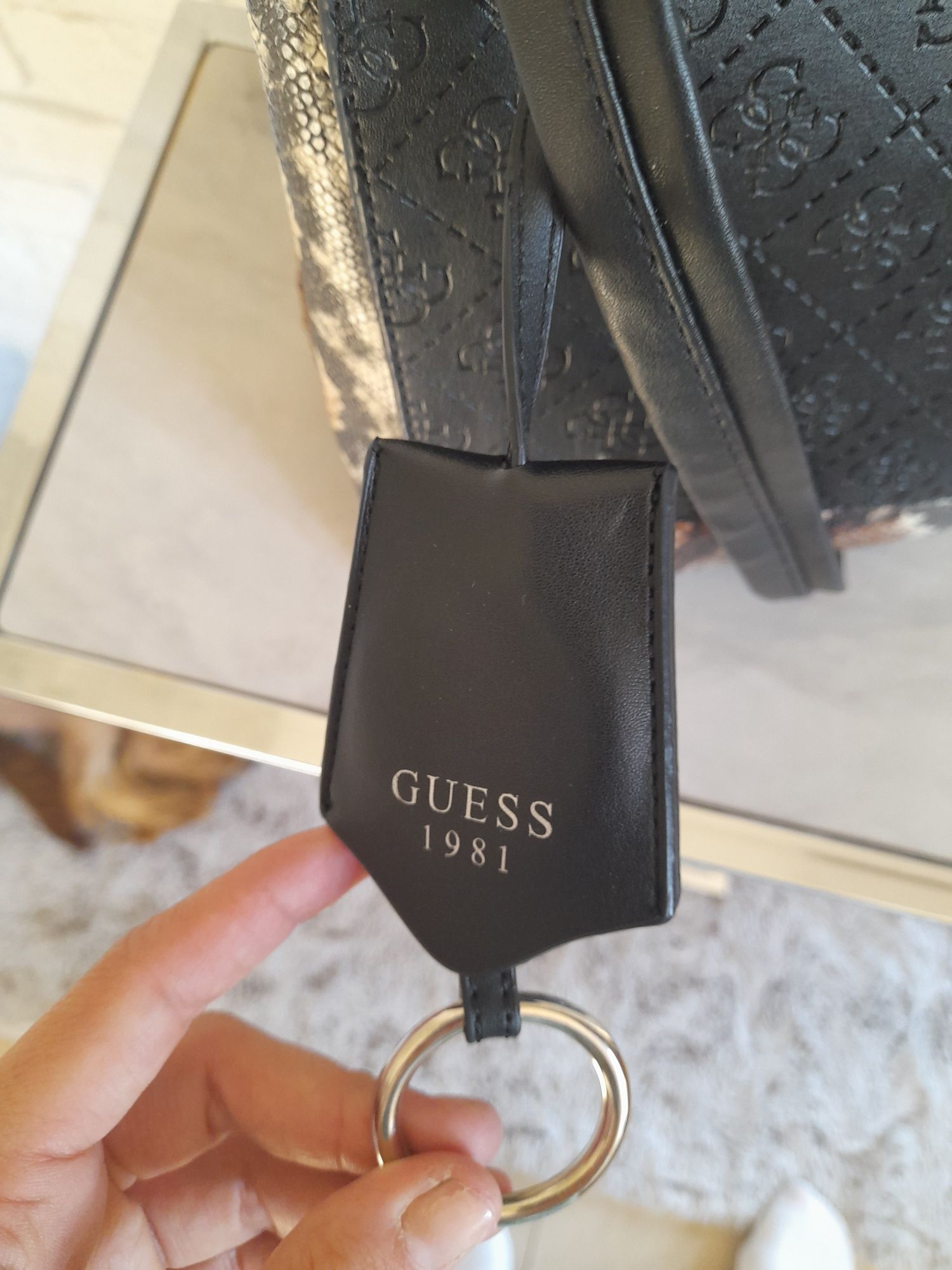 Nowy Model Guess!