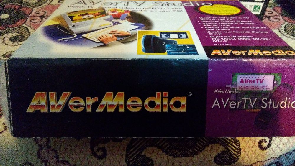 AVerMedia AVerTV Studio TV / FM тюнер 302