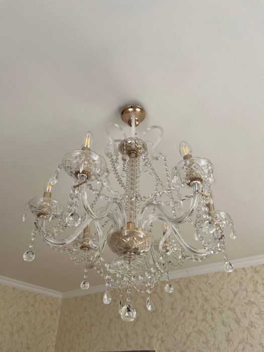 Люстра на 6 свічок