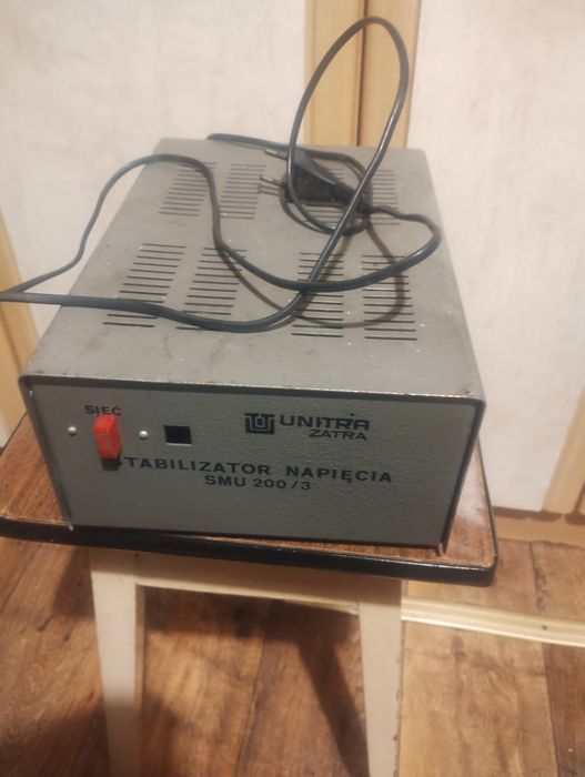 Stabilizator napięcia