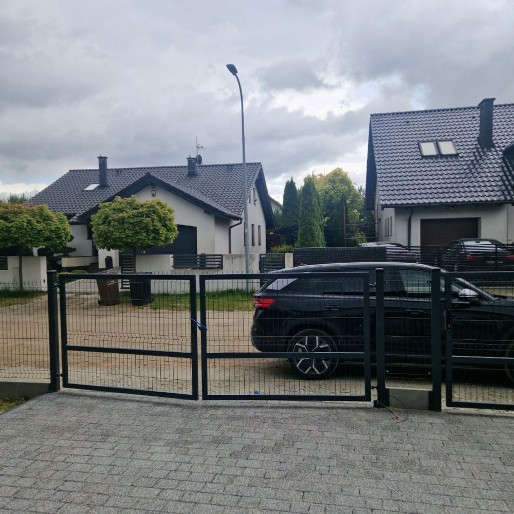 Sprzedam brame i uliczke ze slupkami kompletna