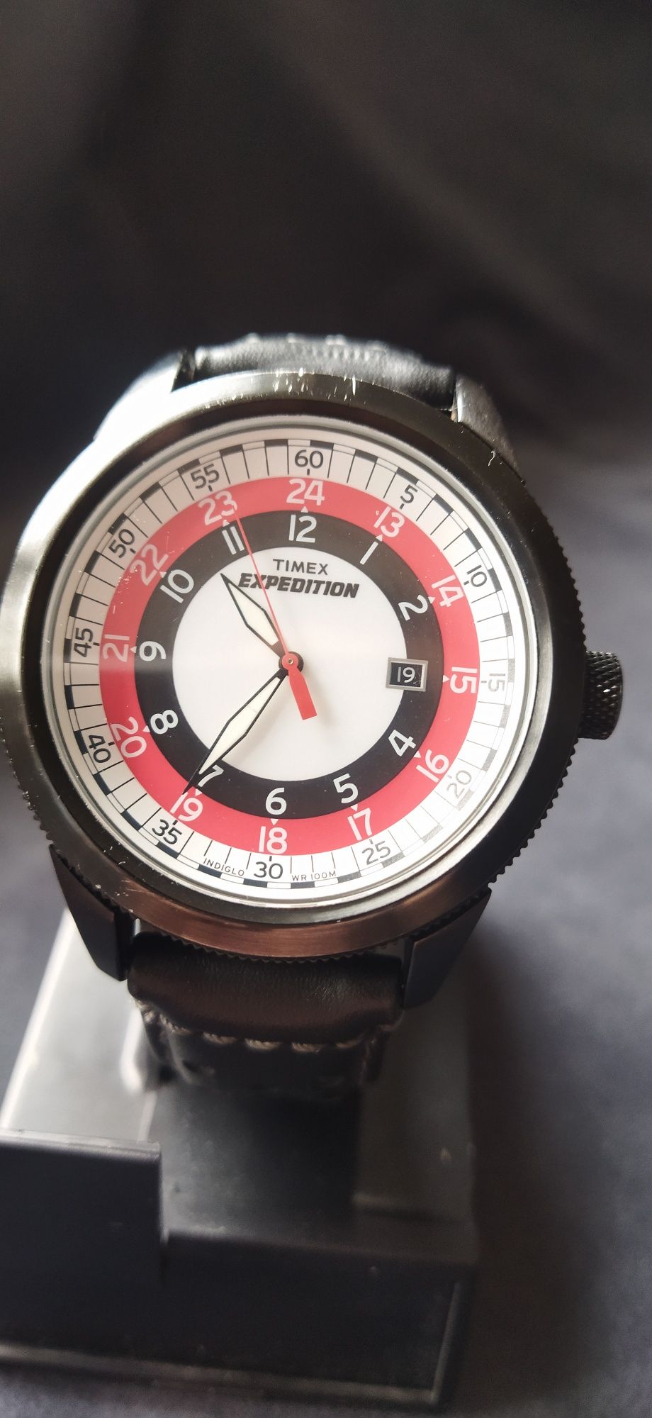 Zegarek Timex z podświetleniem