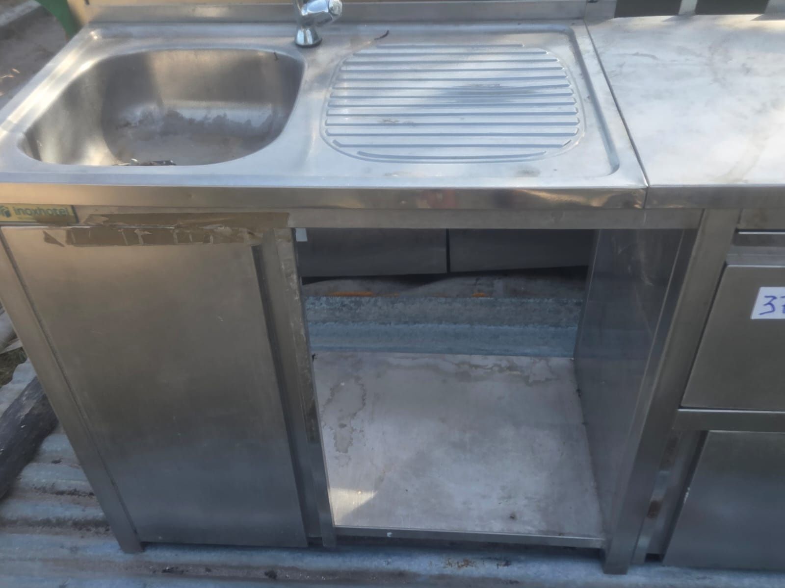 Bancada em inox em bom estado