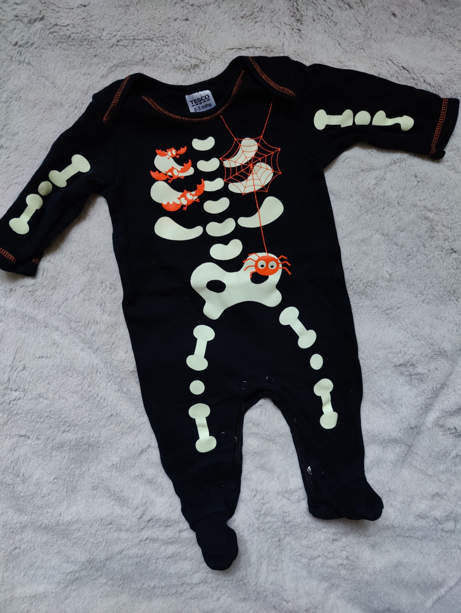 Pajacyk niemowlęcy szkieletor Halloween świecący Tesco