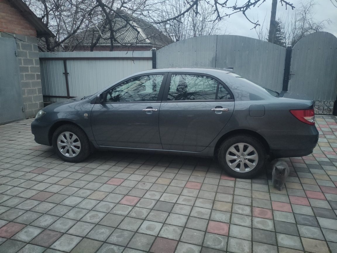 BYD F-3 Автомобіль седан Toyota