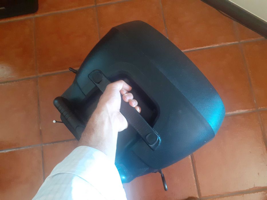 Coluna Recarregável c/2 Microfones Sem Fio Oqan QLS-12 Travel