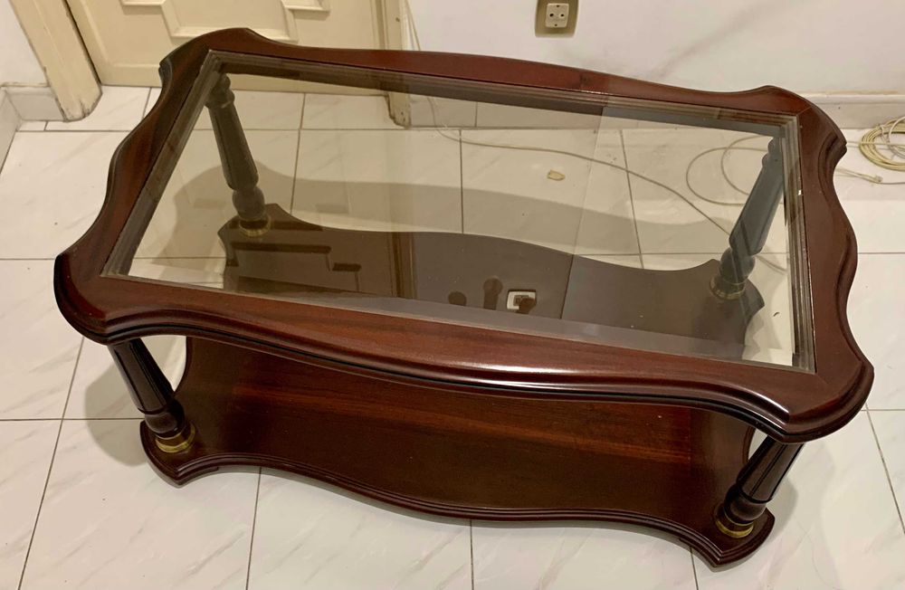 Mesa de sala com vidro