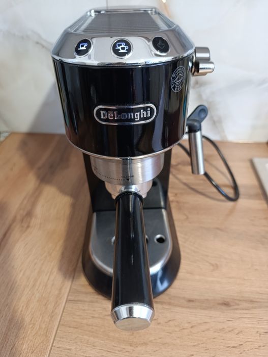 Ekspres do kawy kolbowy DeLonghi